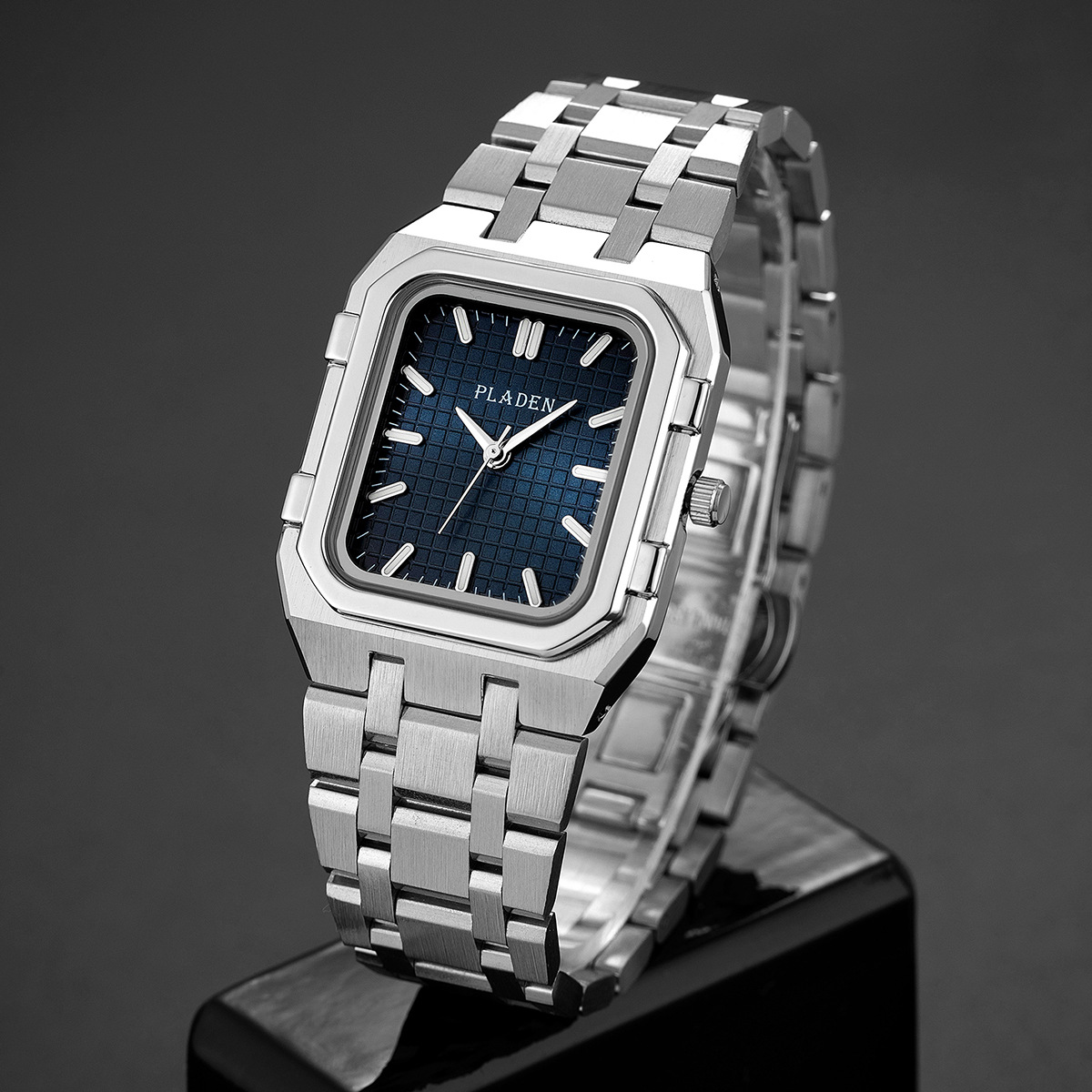Marque de luxe cadran bleu hom - Luxury Watch Exhibition avis et prix