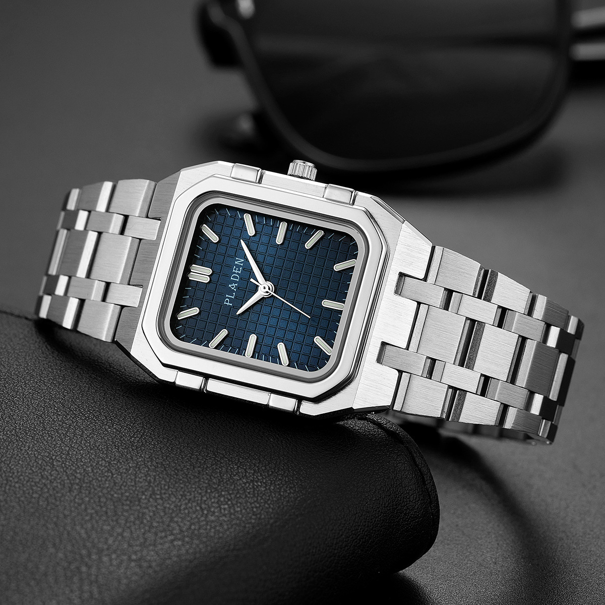 Marque de luxe cadran bleu hom - Luxury Watch Exhibition avis et prix